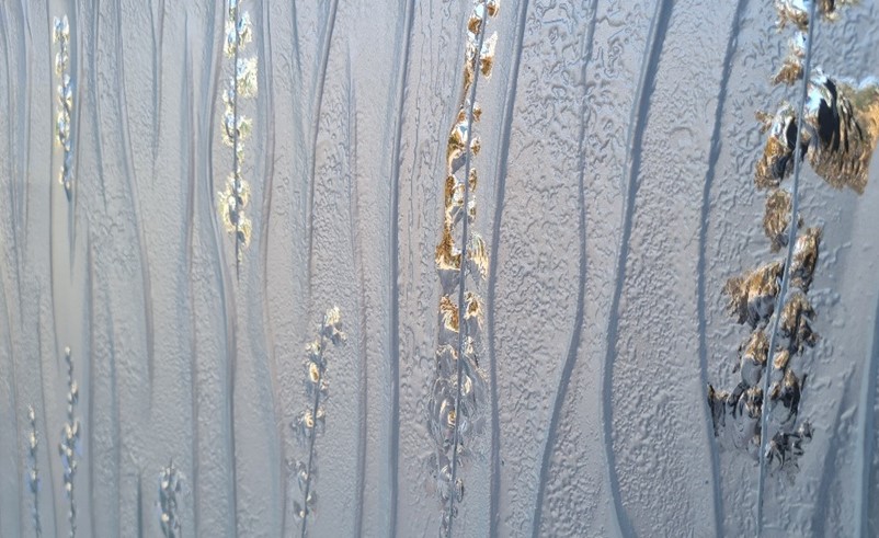 Engraving and sandblasting details